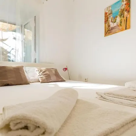 Central Apartment Apartman