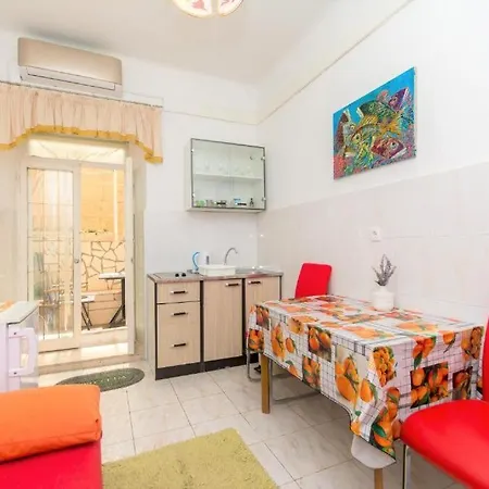 Central Apartment Apartman